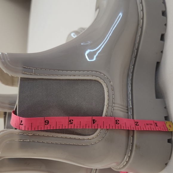 ASOS Design Rubber Ankle Booties. Gray Cement Color. Size 8 - Picture 7 of 9